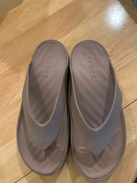 CROCS Women’s Platform Flip Sandals in Taupe/Light Brown - Picture 4 of 9